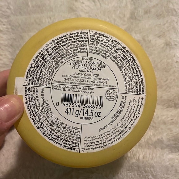 NEW Bath and Body Works Lemon Cake Pop 3-Wick Candle - Picture 3 of 4